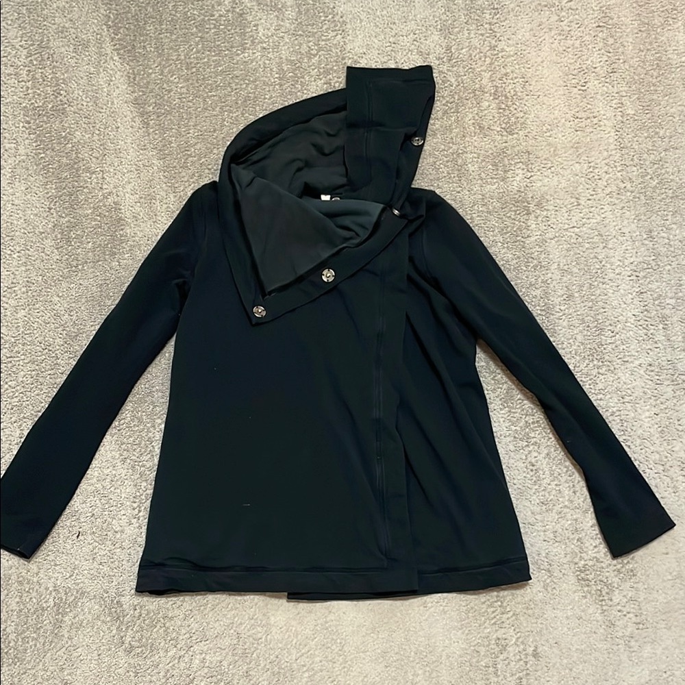 EC Lululemon Gratitude Wrap - Black - Size 8